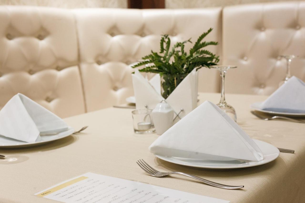 Colinele Aurii Cimislia Hotel Eksteriør billede